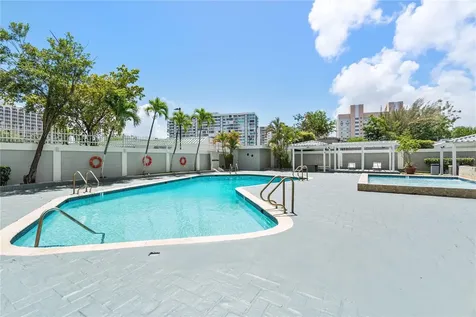 801 José M. Tartak Avenue Carolina PR 00979