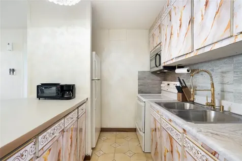 801 José M. Tartak Avenue Carolina PR 00979