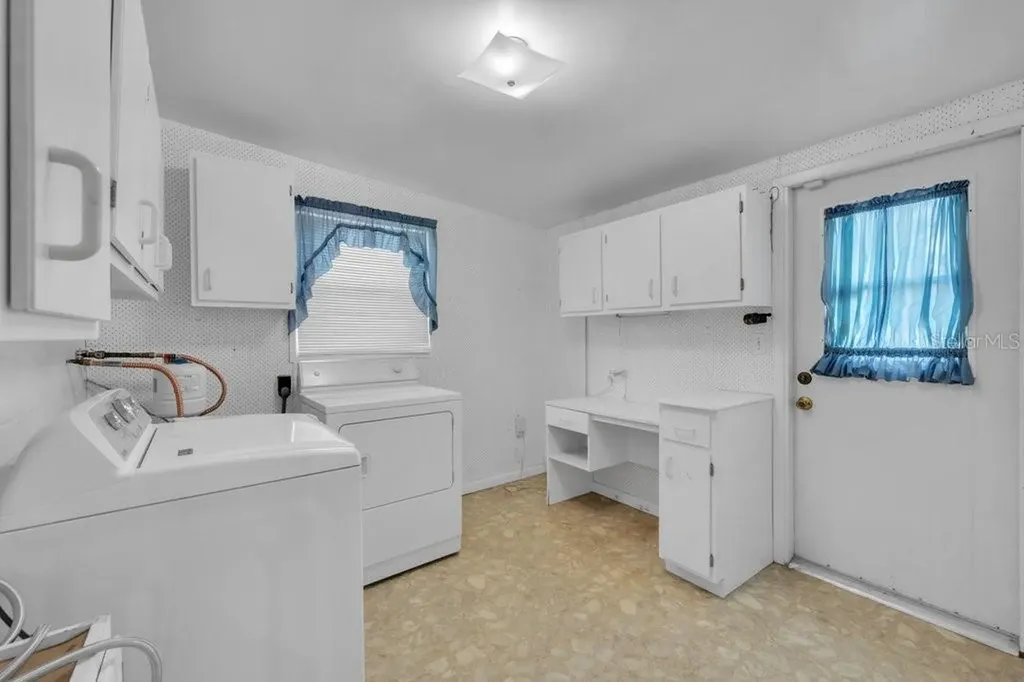 1105 N Parsons Avenue Brandon FL 33510