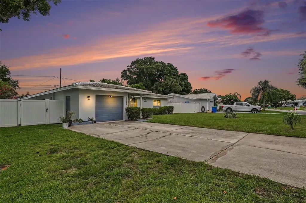 2334 Tudor Lane Clearwater FL 33763
