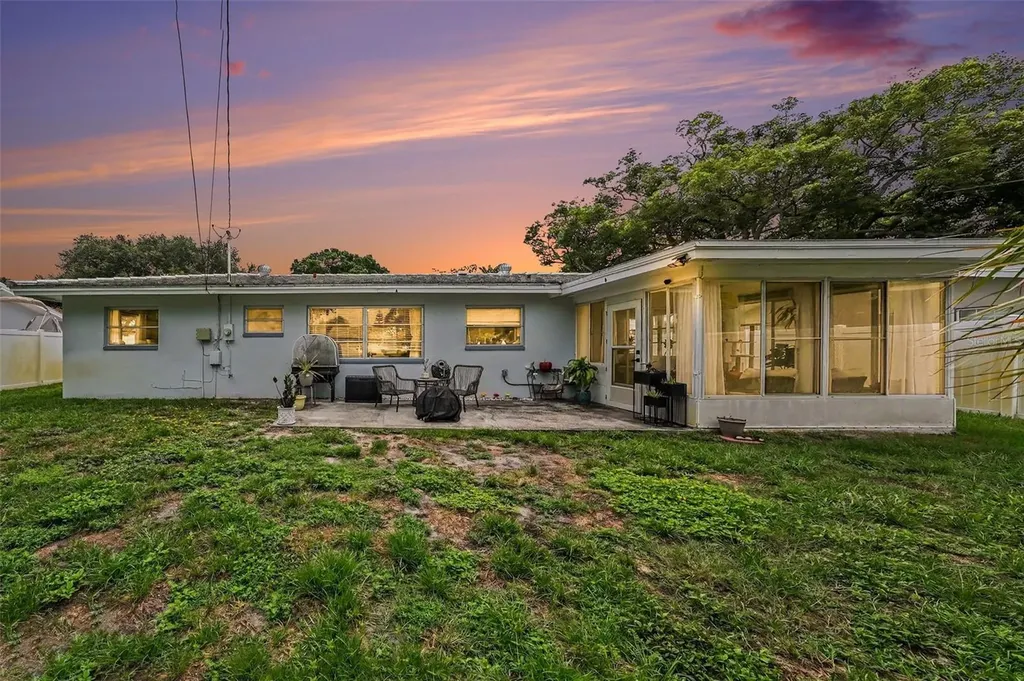 2334 Tudor Lane Clearwater FL 33763
