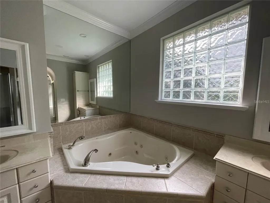 4072 NW 37th Terrace Gainesville FL 32606