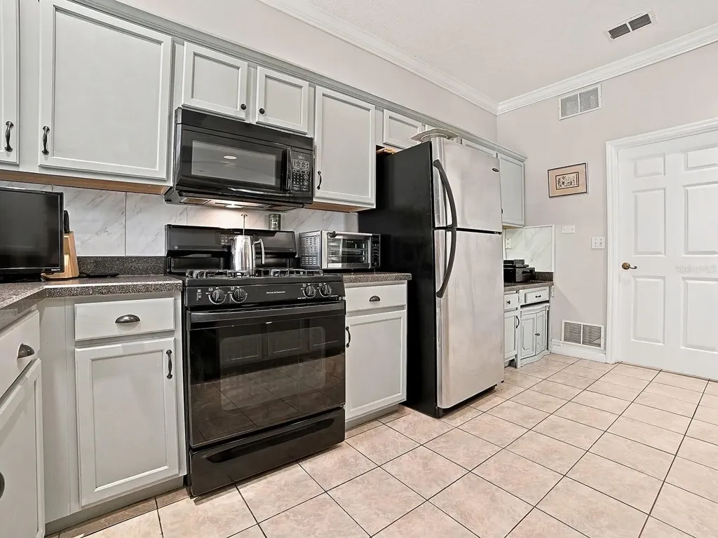 830 Old Oaks Lane Leesburg FL 34748