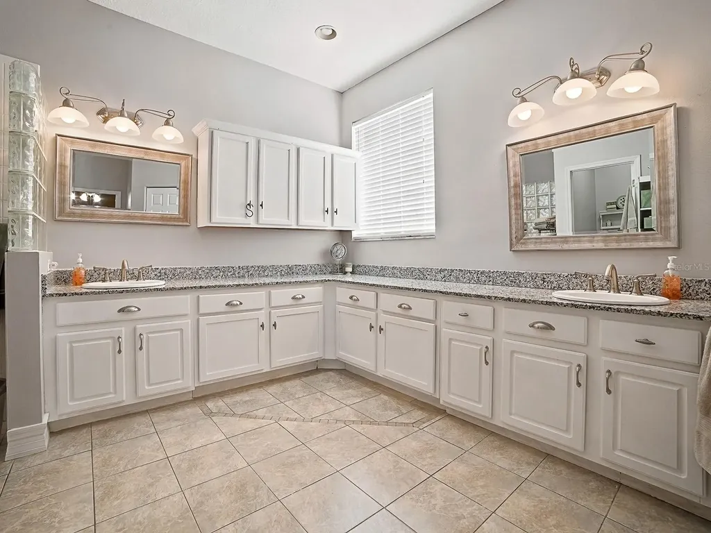 830 Old Oaks Lane Leesburg FL 34748