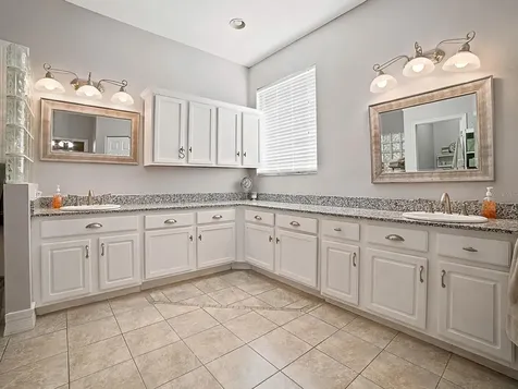 830 Old Oaks Lane Leesburg FL 34748
