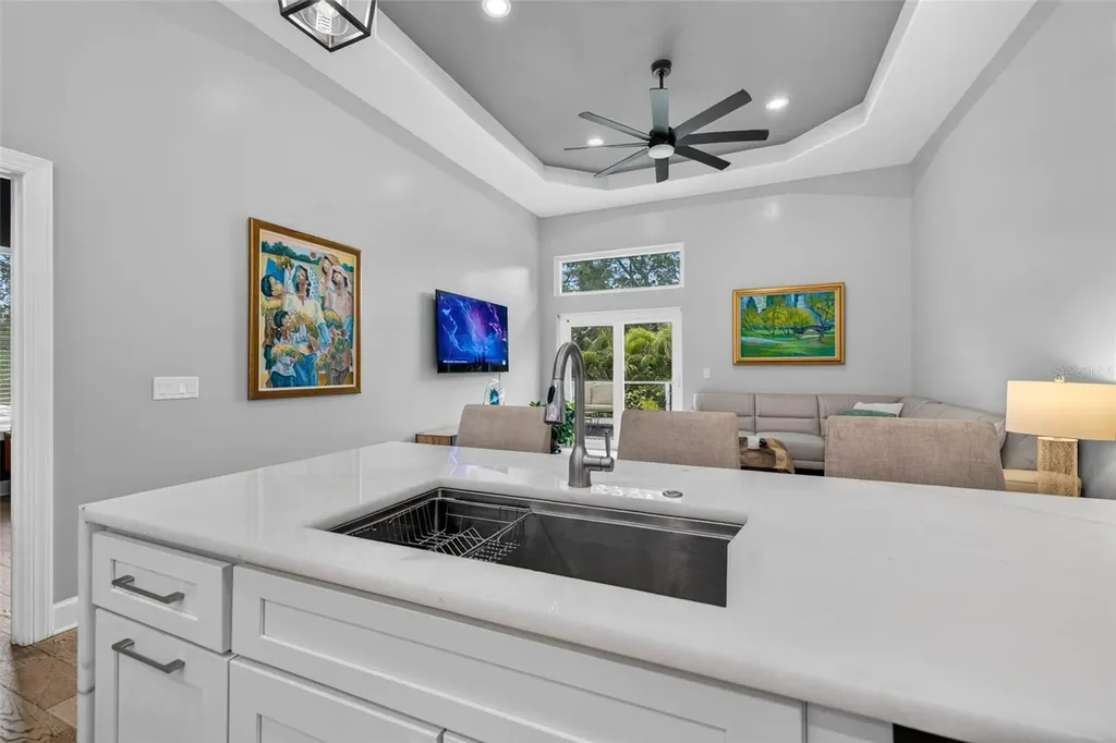 815 59th Avenue NE St Petersburg FL 33703