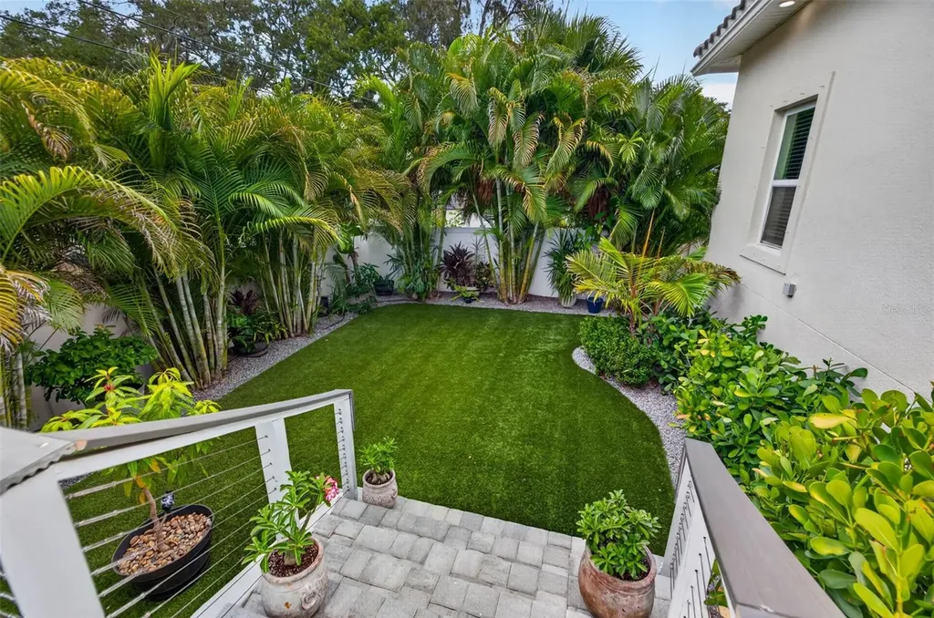 815 59th Avenue NE St Petersburg FL 33703