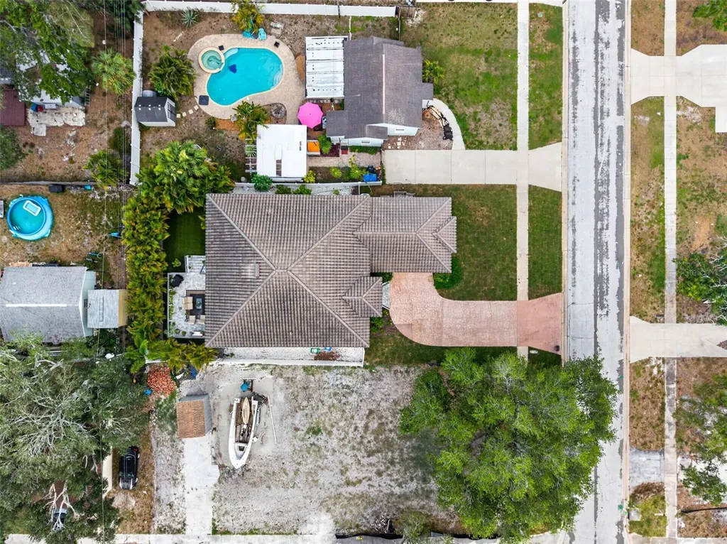 815 59th Avenue NE St Petersburg FL 33703