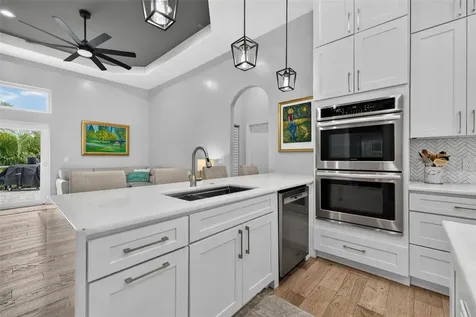 815 59th Avenue NE St Petersburg FL 33703