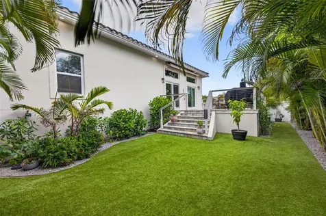 815 59th Avenue NE St Petersburg FL 33703