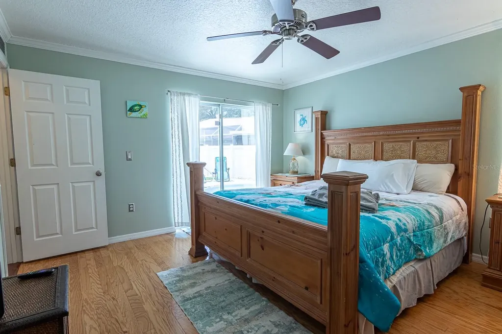 906 Wee Burn Place Sarasota FL 34243