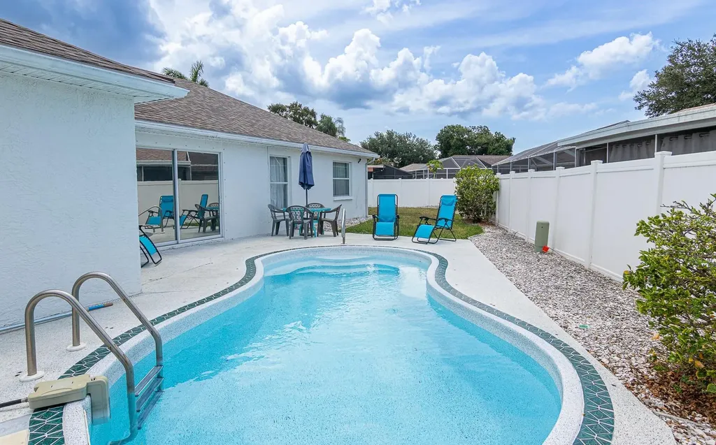 906 Wee Burn Place Sarasota FL 34243