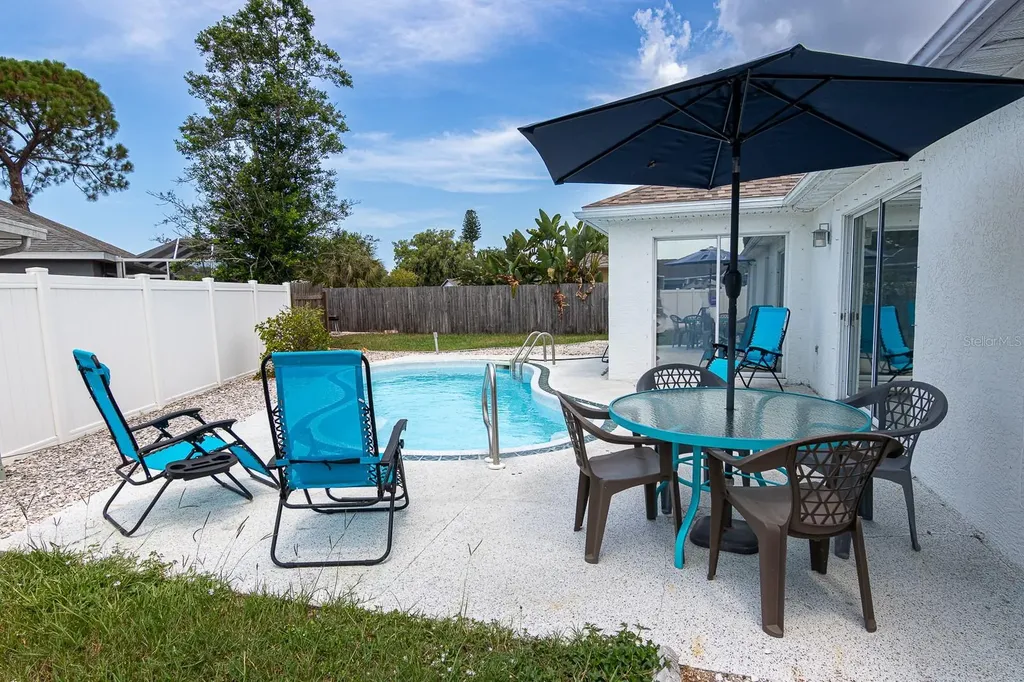 906 Wee Burn Place Sarasota FL 34243