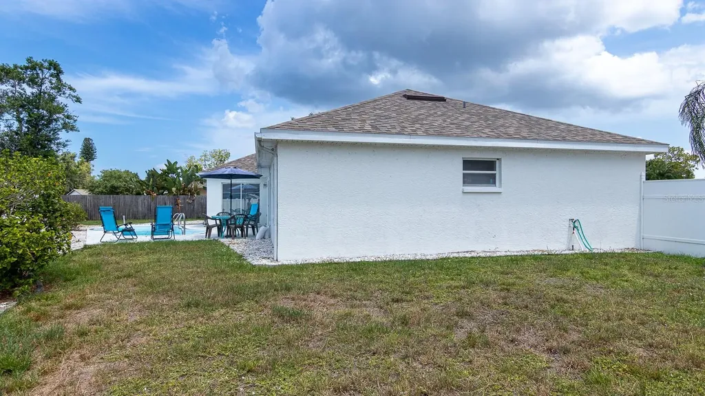 906 Wee Burn Place Sarasota FL 34243