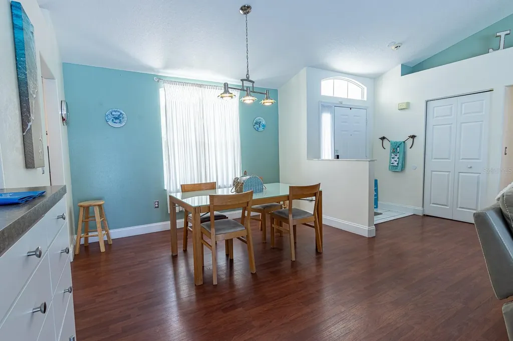 906 Wee Burn Place Sarasota FL 34243
