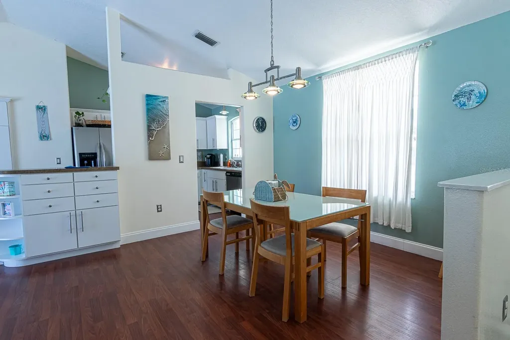 906 Wee Burn Place Sarasota FL 34243