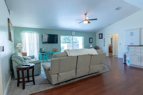 906 Wee Burn Place Sarasota FL 34243