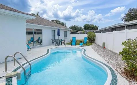 906 Wee Burn Place Sarasota FL 34243