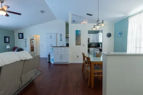 906 Wee Burn Place Sarasota FL 34243