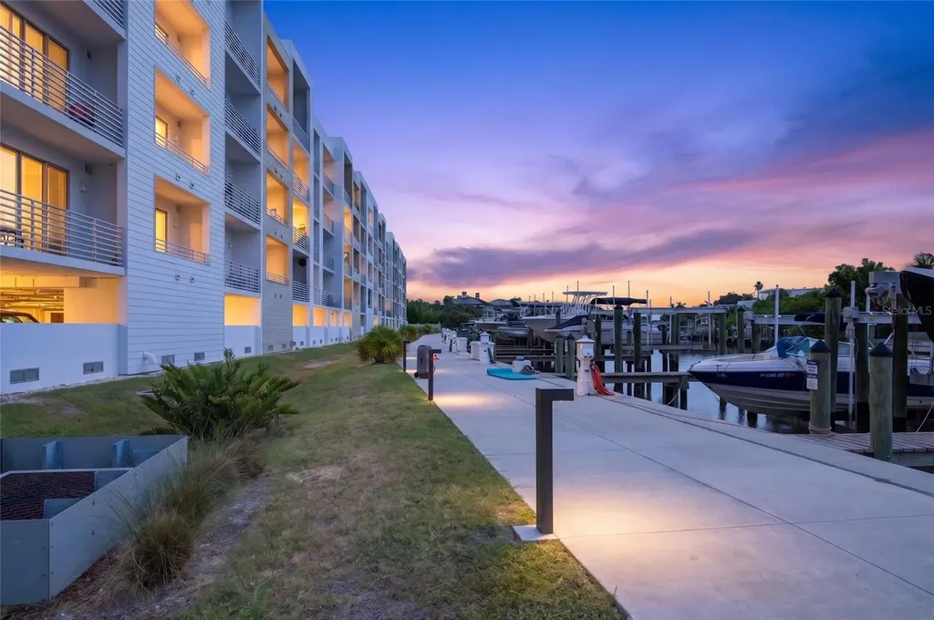 1709 N Tamiami Trail Sarasota FL 34234
