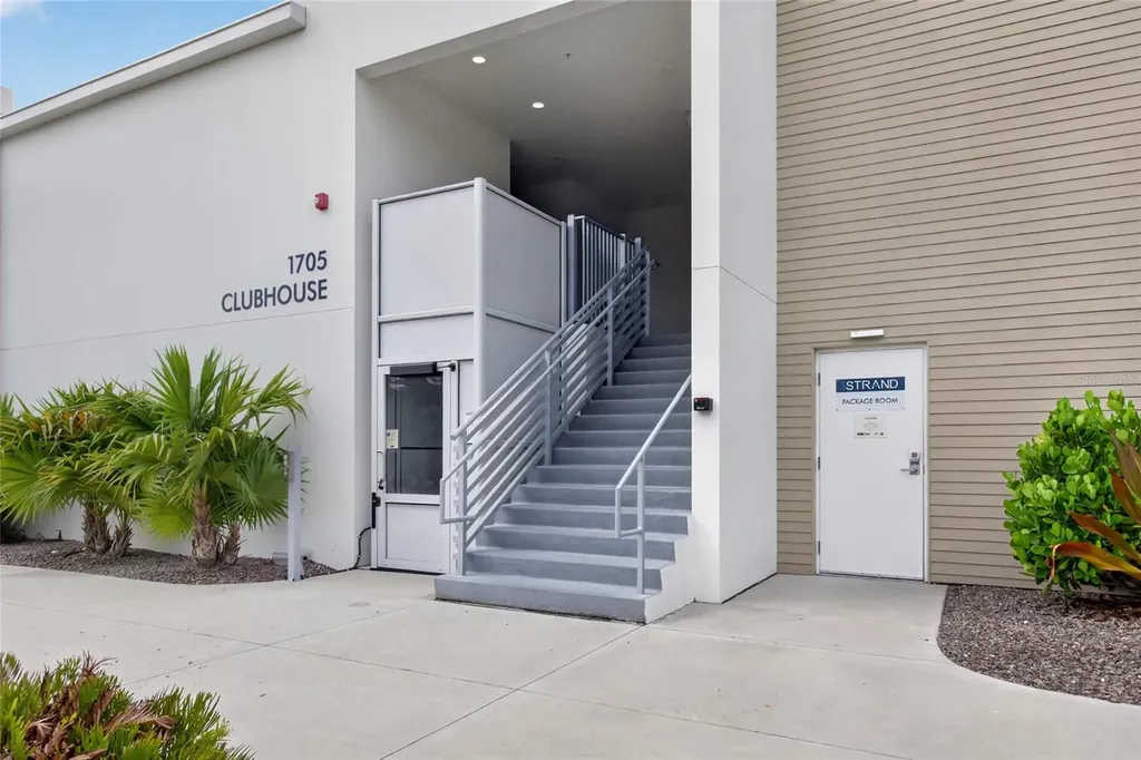 1709 N Tamiami Trail Sarasota FL 34234