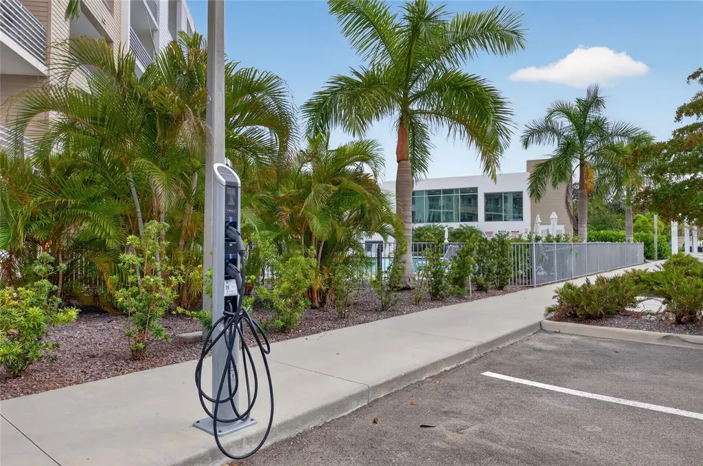 1709 N Tamiami Trail Sarasota FL 34234