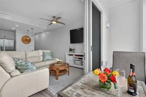 1709 N Tamiami Trail Sarasota FL 34234