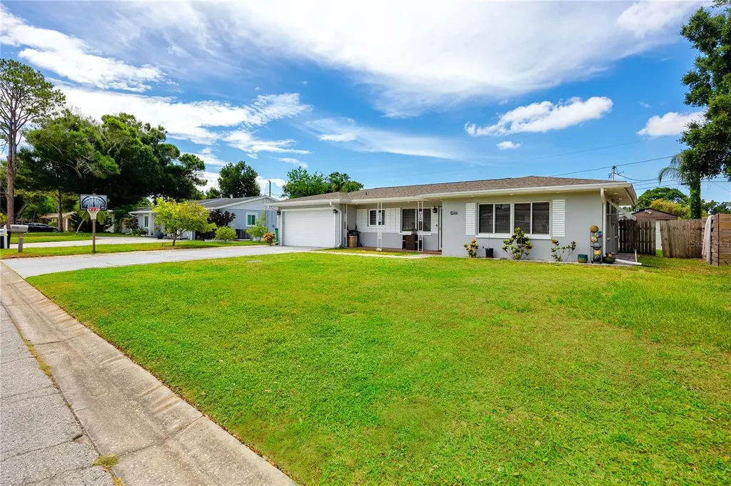 1833 Hunt Lane Clearwater FL 33764