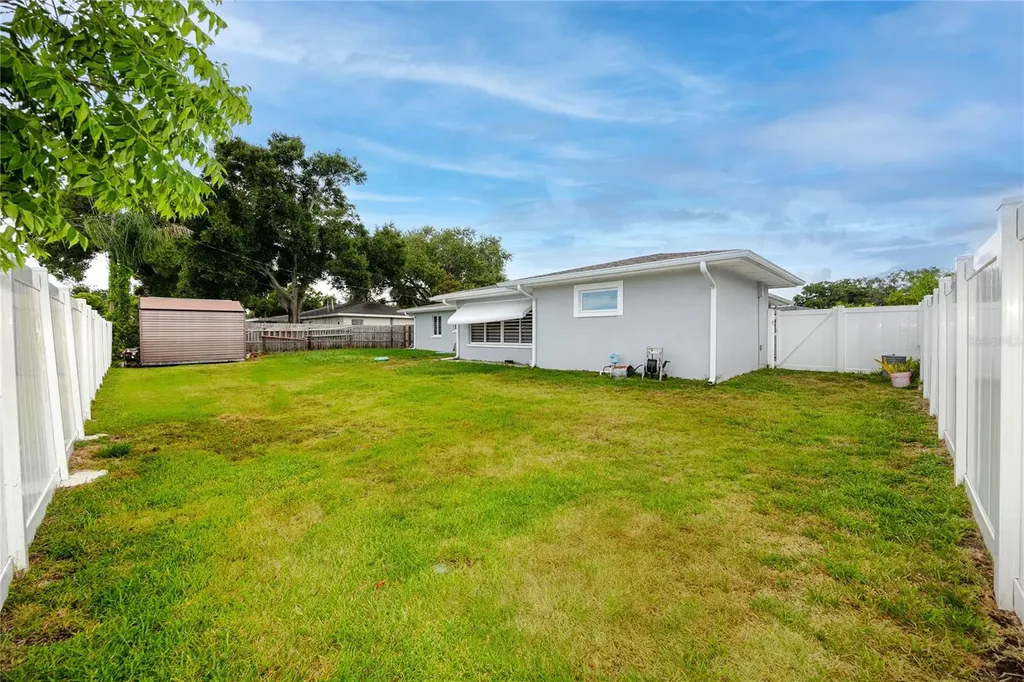1833 Hunt Lane Clearwater FL 33764