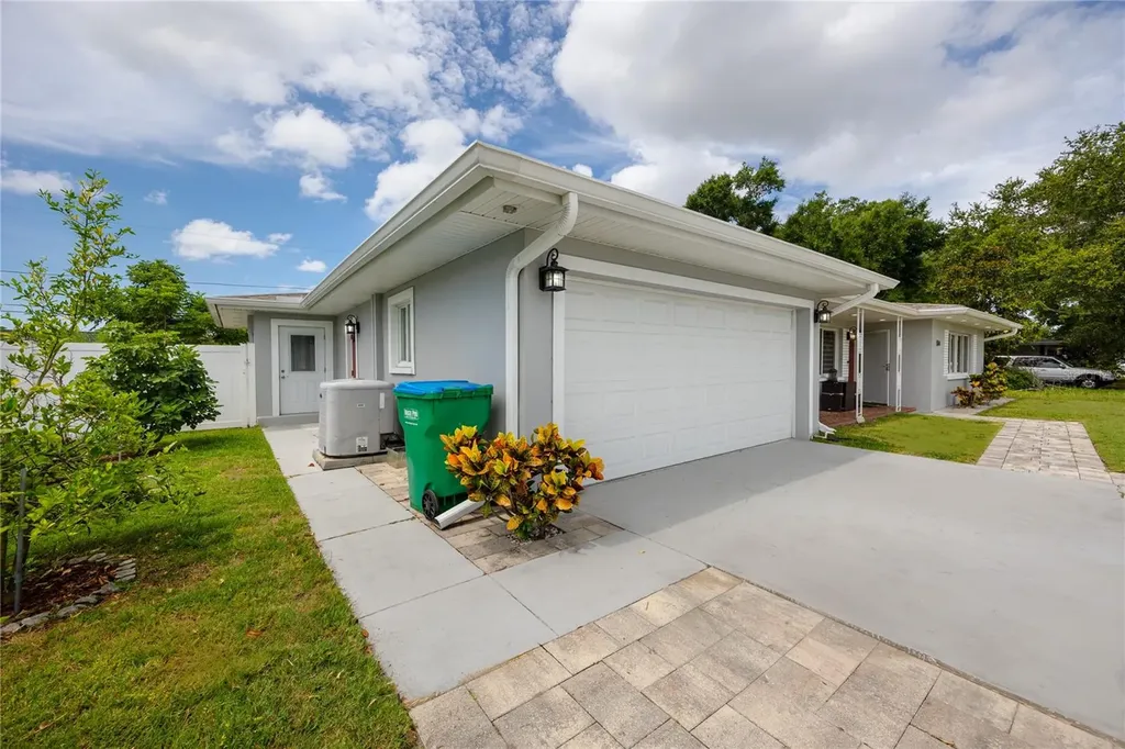 1833 Hunt Lane Clearwater FL 33764