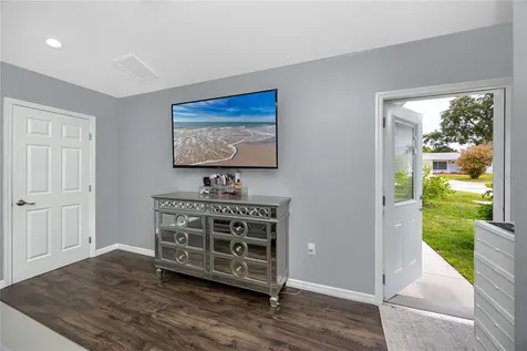 1833 Hunt Lane Clearwater FL 33764