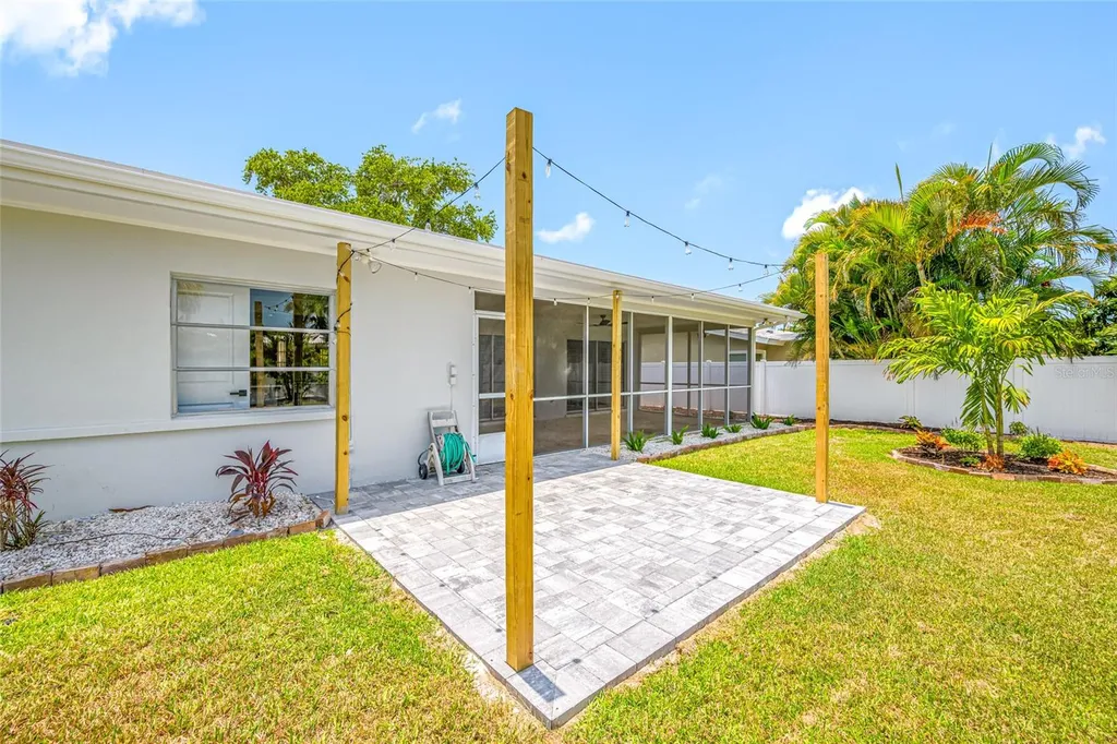 14499 Mooring Drive Seminole FL 33776