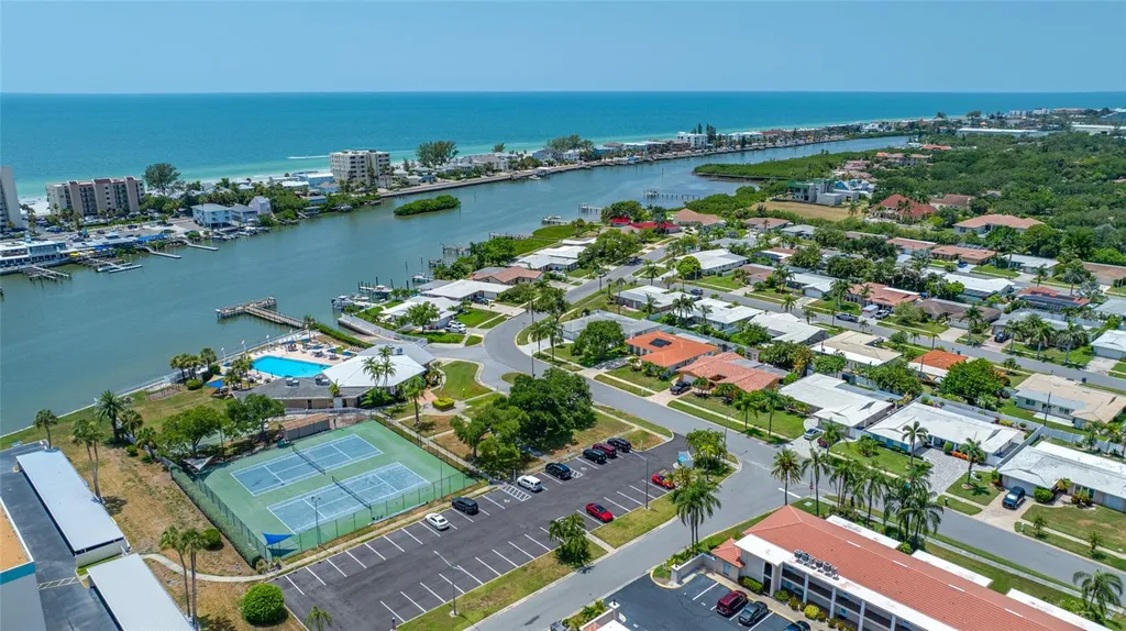 14499 Mooring Drive Seminole FL 33776