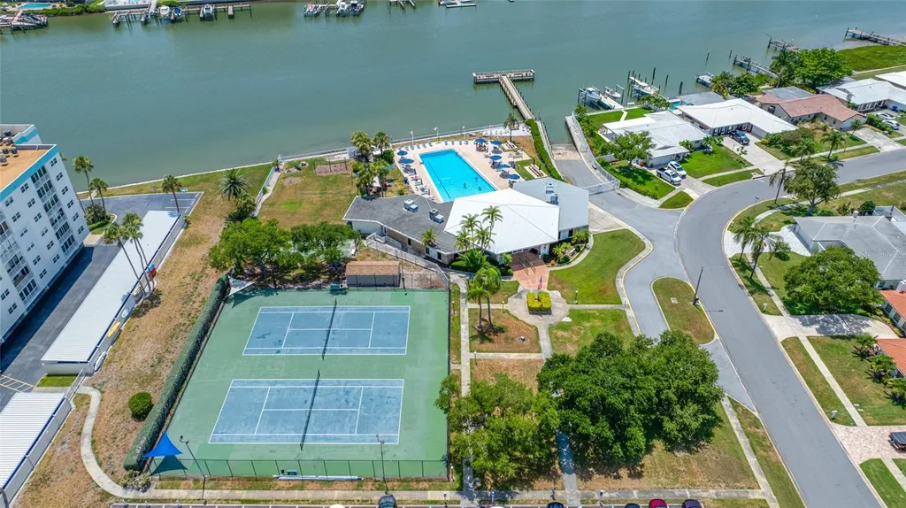 14499 Mooring Drive Seminole FL 33776