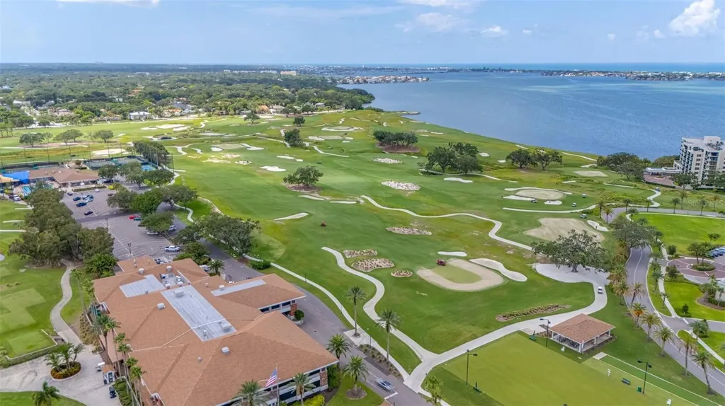 220 Belleview Boulevard Belleair FL 33756