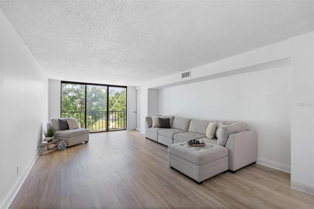 220 Belleview Boulevard Belleair FL 33756
