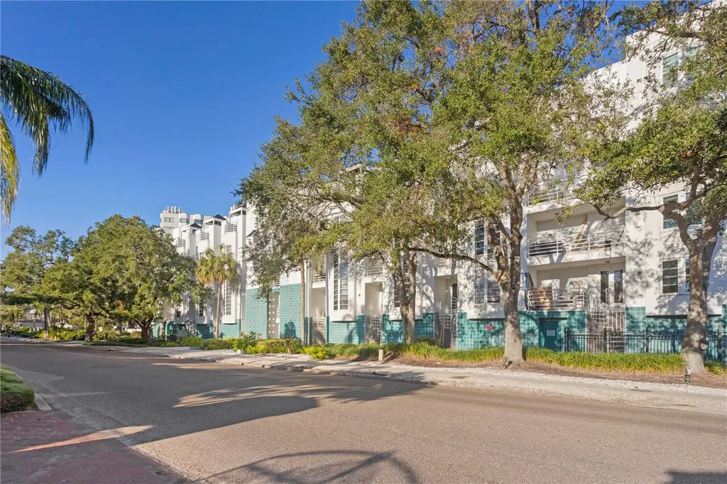 4950 Bayshore Boulevard Tampa FL 33611