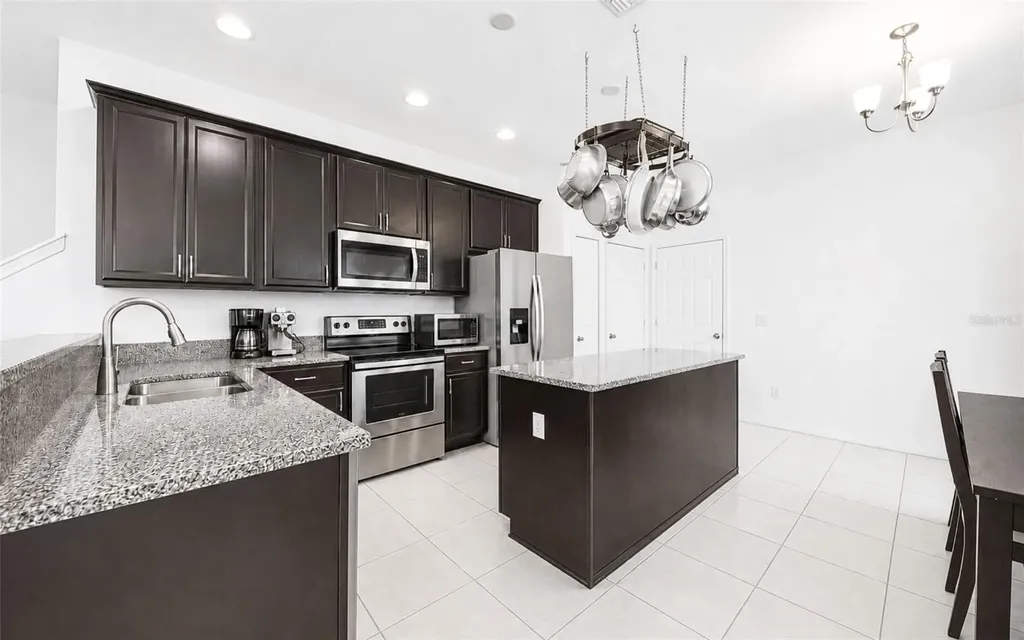 1136 E 10th Street Apopka FL 32703