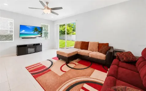 1136 E 10th Street Apopka FL 32703