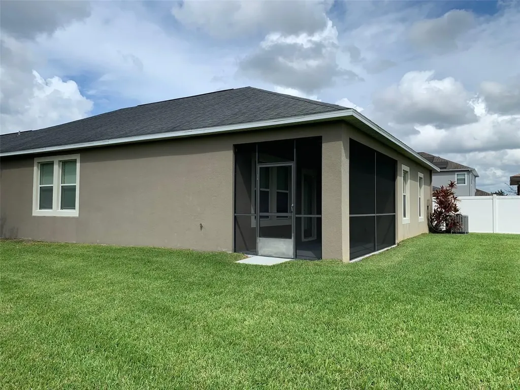 19335 Paddock View Drive Tampa FL 33647