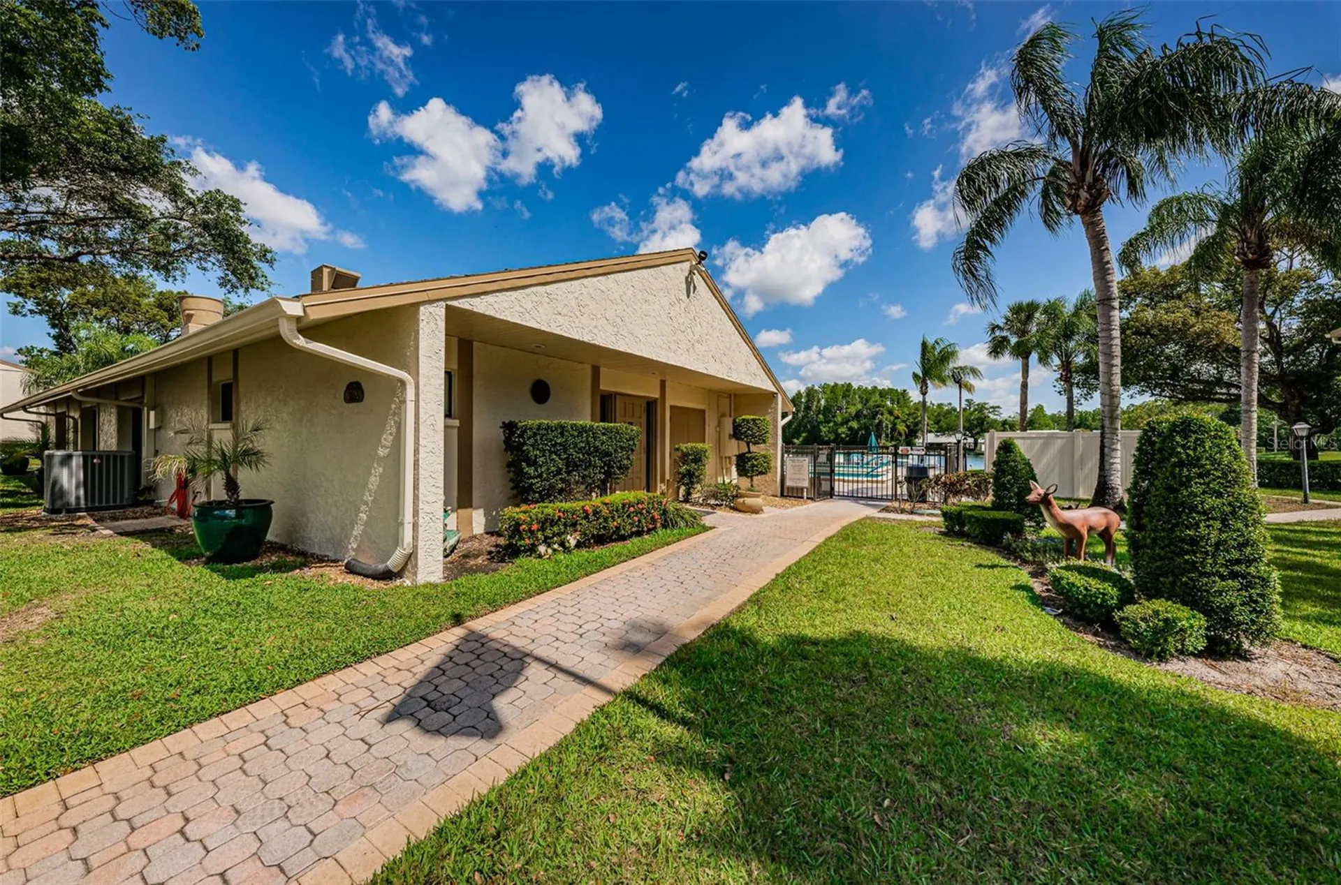 1333 Shady Pine Way Tarpon Springs FL 34688