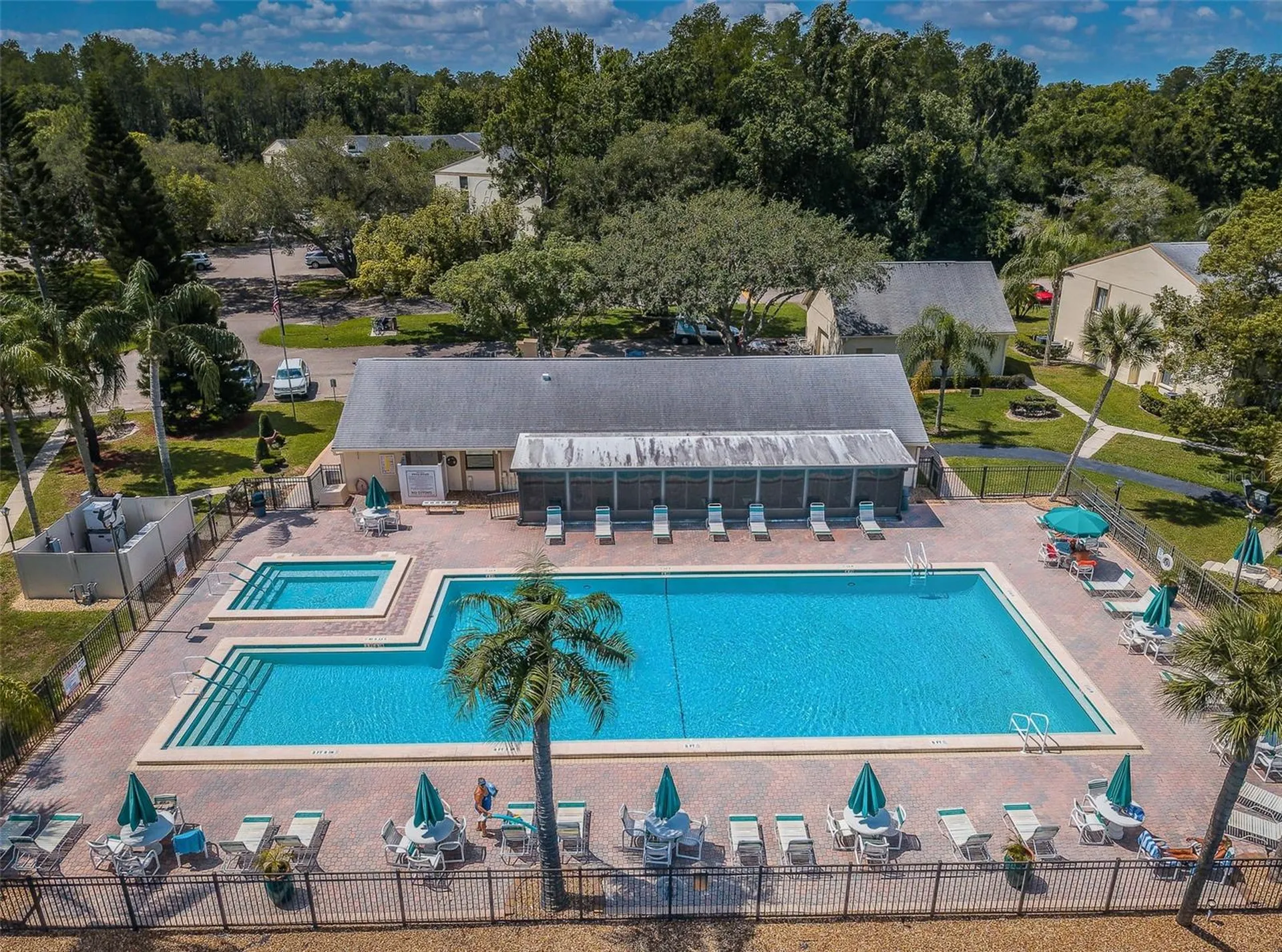 1333 Shady Pine Way Tarpon Springs FL 34688