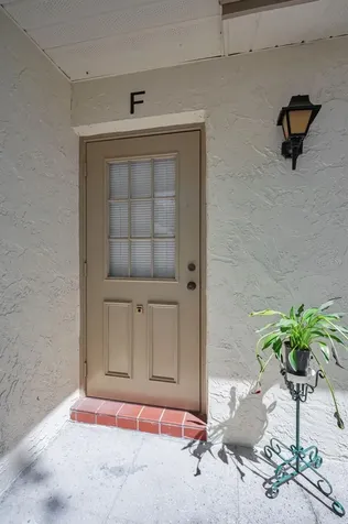 1333 Shady Pine Way Tarpon Springs FL 34688