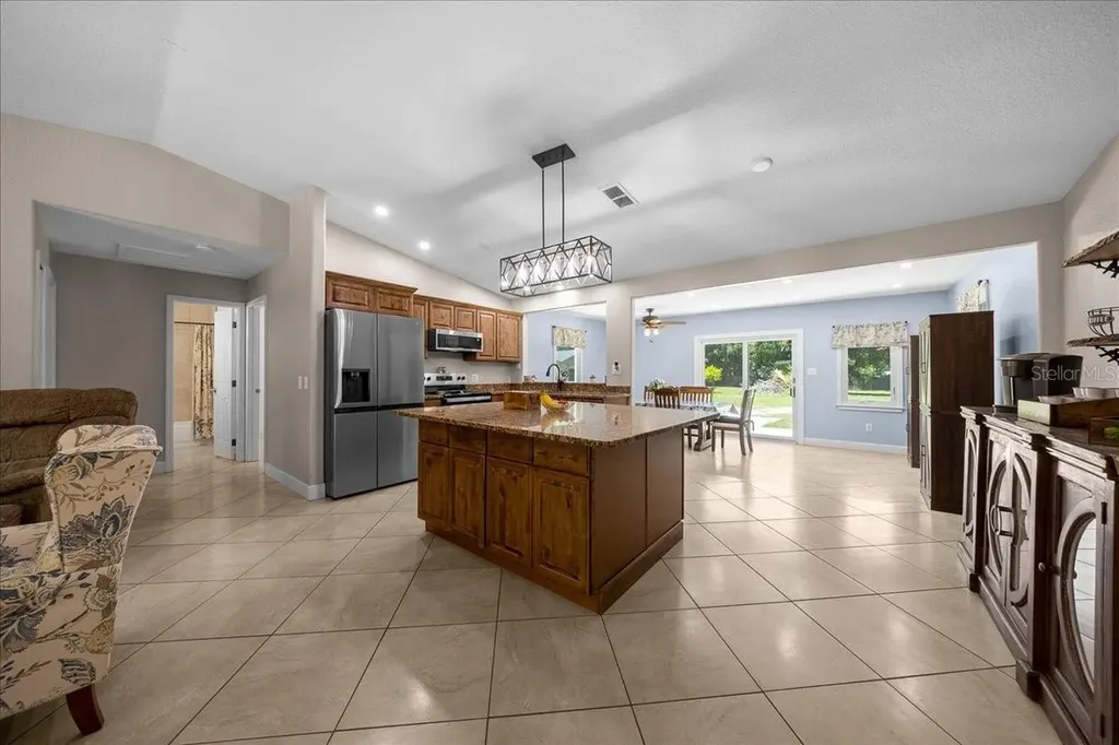6150 S Highway 314a Ocklawaha FL 32179