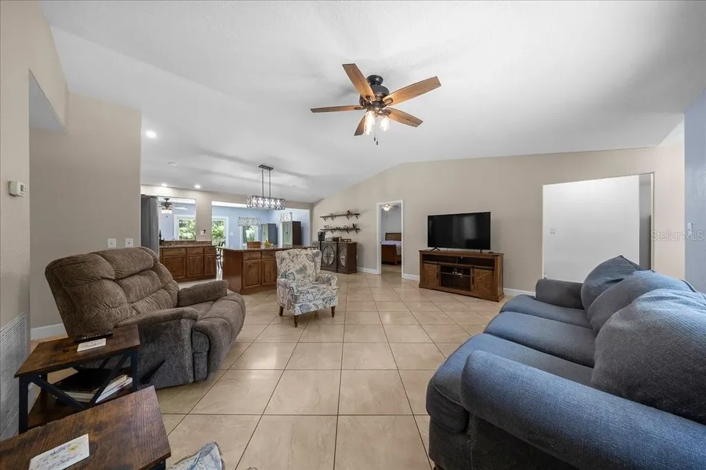 6150 S Highway 314a Ocklawaha FL 32179