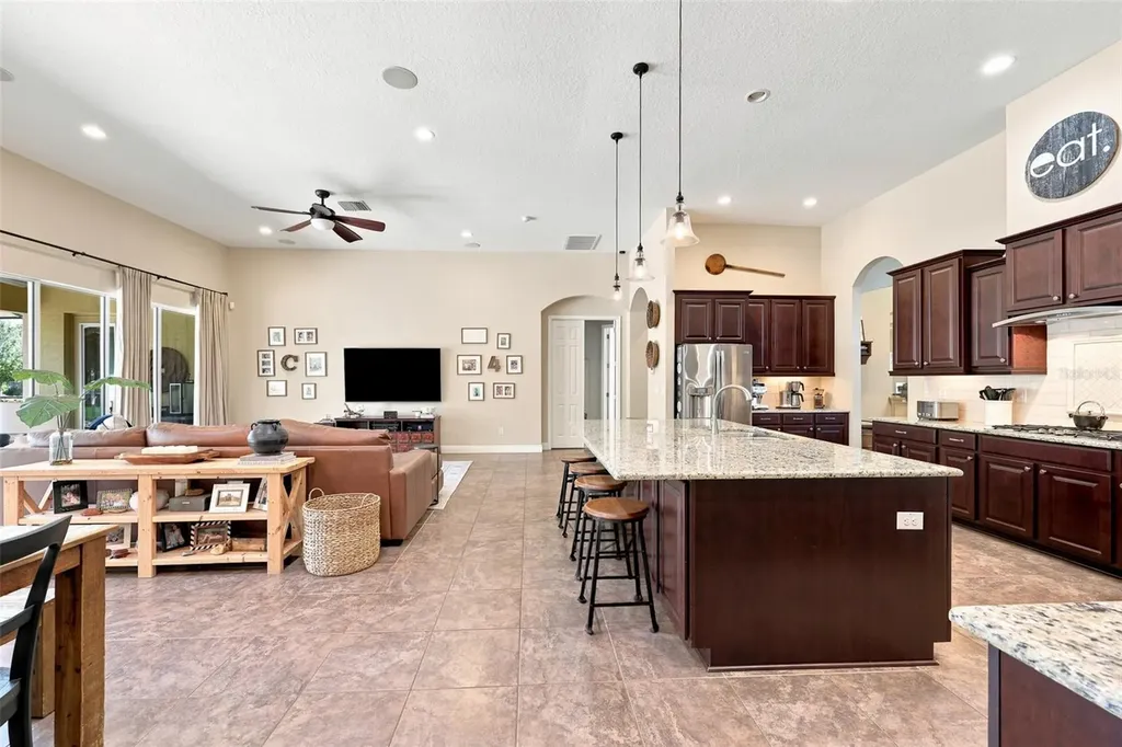 15512 Mossy Ridge Lane Lithia FL 33547