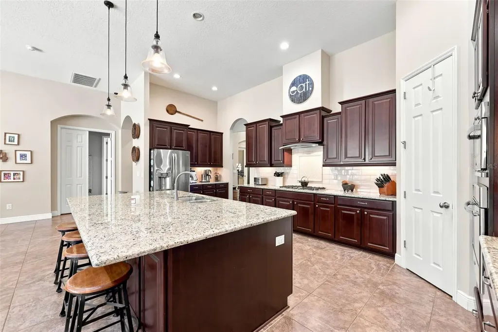 15512 Mossy Ridge Lane Lithia FL 33547
