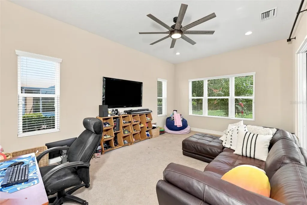 15512 Mossy Ridge Lane Lithia FL 33547