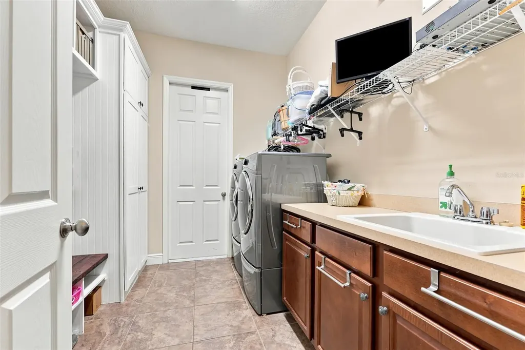 15512 Mossy Ridge Lane Lithia FL 33547