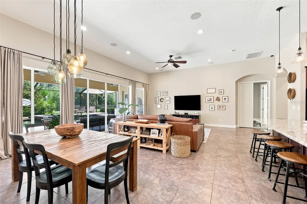 15512 Mossy Ridge Lane Lithia FL 33547